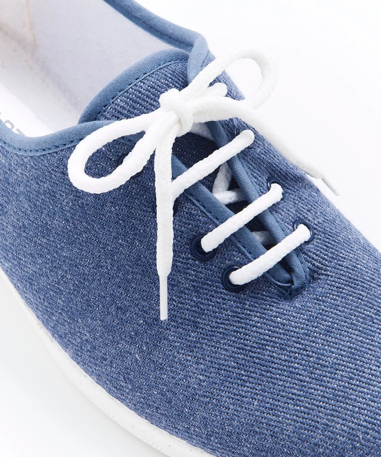 Chaussons à lacets en toile