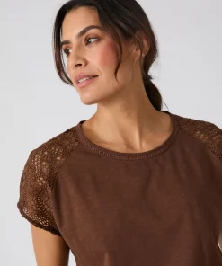T-shirt détail macramé aux épaules